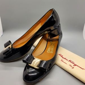 Ferragamo Vara Bow Pump
